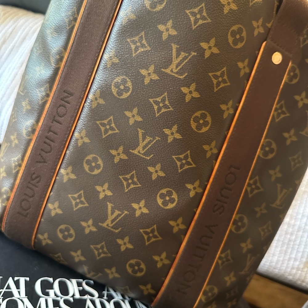 Louis Vuitton
Cabas Beaubourg Monogram Canvas